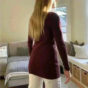 GAP PURE long sleeve burgundy v neck - small